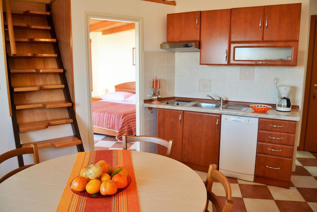 Apartments Green Village Премантура Стая снимка