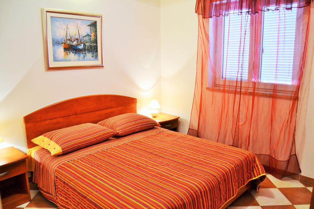 Apartments Green Village Премантура Стая снимка