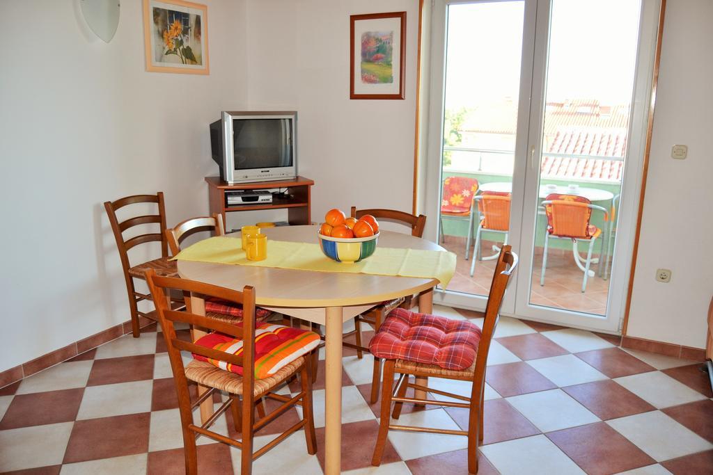 Apartments Green Village Премантура Стая снимка