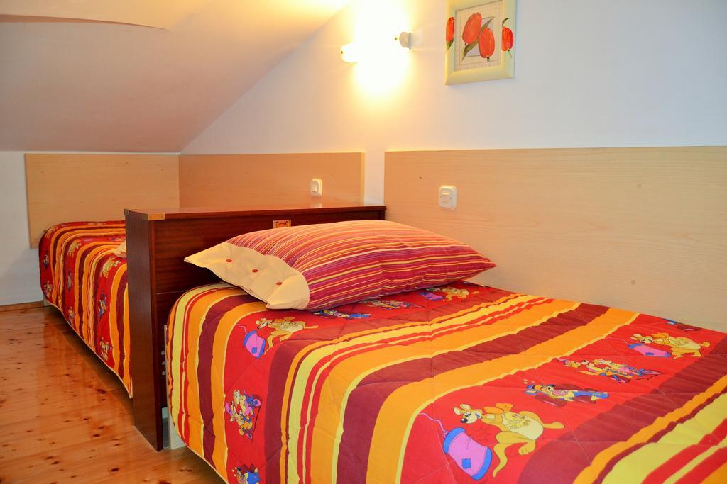 Apartments Green Village Премантура Стая снимка
