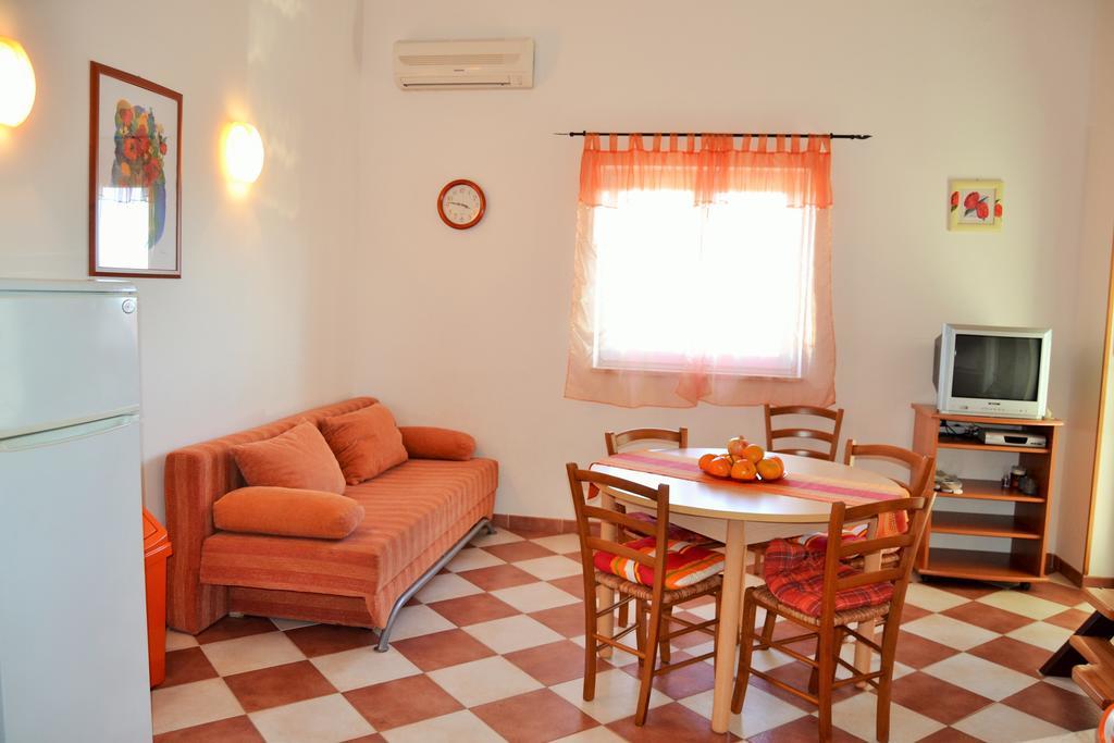 Apartments Green Village Премантура Стая снимка