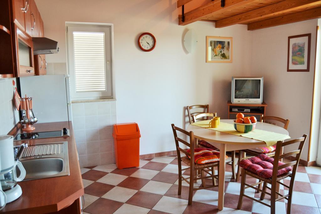 Apartments Green Village Премантура Стая снимка